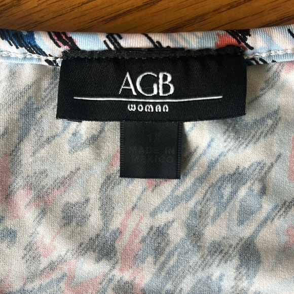 AGB Woman Feather Print Blouse - Picture 5 of 6